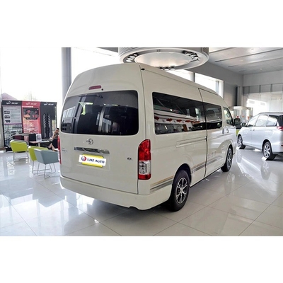 Το Toyota Haishi 13 θέσεων Μικρό λεωφορείο Ο απόλυτος σύντροφος ταξί με σκούρο εσωτερικό χρώμα