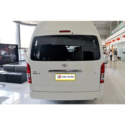 Το Toyota Haishi 13 θέσεων Μικρό λεωφορείο Ο απόλυτος σύντροφος ταξί με σκούρο εσωτερικό χρώμα