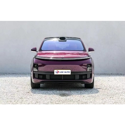 Το άνετο plug-in υβριδικό SUV του Λι Λ8 με πανοραμική οροφή και 6 θέσεις.