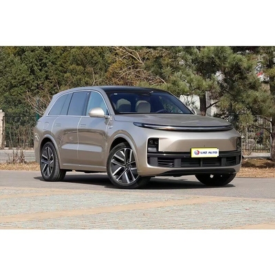 Το καλύτερο οικογενειακό SUV του Λι Λ8 με δερμάτινα καθίσματα και αυτόματο έλεγχο κλίματος.