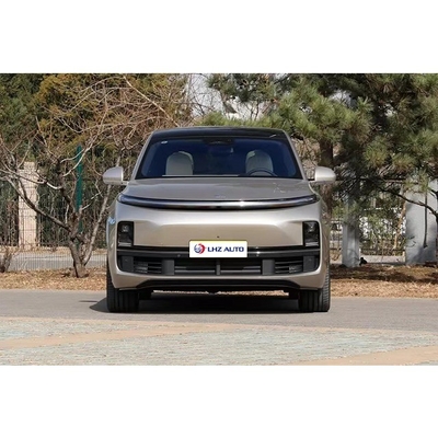 Το καλύτερο οικογενειακό SUV του Λι Λ8 με δερμάτινα καθίσματα και αυτόματο έλεγχο κλίματος.