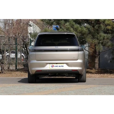 Το καλύτερο οικογενειακό SUV του Λι Λ8 με δερμάτινα καθίσματα και αυτόματο έλεγχο κλίματος.
