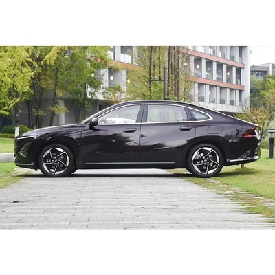 Ενεργειακό όχημα 2024 Wuling Xingguang PHEV 5 θυρών 5 θέσεων A-Class Sedan με μεγάλη αυτονομία