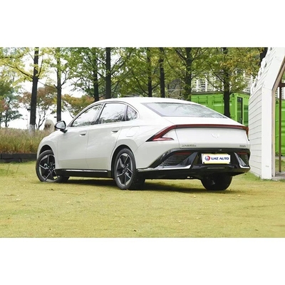 2024 Wuling Xingguang Υβριδικό Σεντάν Ένα κομψό 5αριστερό με τεχνολογία PHEV Μεγάλης Απόστασης