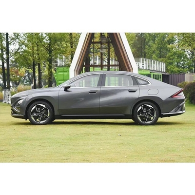 Ζήστε την πολυτέλεια με το 2024 Starlight Hybrid Sedan 5 θυρών 5 θέσεων Perfection της Wuling