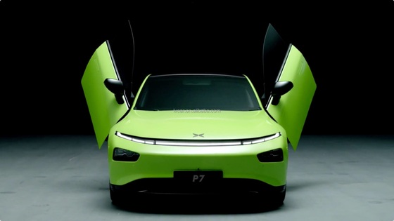 Xpeng P7 Ev 5 θέσεις Ηλεκτρικό SUV αυτοκίνητο με σκούρο εσωτερικό χρώμα και τύπου κινητήρα τουρμποκινητήρα