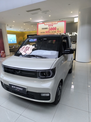 Αριστερό τιμόνι Wuling Μίνι ηλεκτρικό αυτοκίνητο με μέγιστη ταχύτητα 100 Km / h και 4 θέσεις 120km