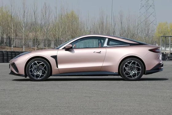 2023 Nezha GT's State-of-the-Art 100% ηλεκτρικό σπορ αυτοκίνητο με 3.7s 4WD επιτάχυνση