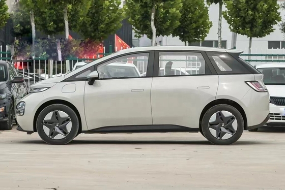 Αριστερό τιμόνι Wuling Baojun δημοφιλές και προσιτό 5 θυρών 5 θέσεων hatchback