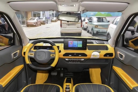 Εφοδιασμένο με πίσω κάμερα Geely Panda Mini Energy Vehicle με εμβέλεια 200 χιλιομέτρων και 3 κυλίνδρους