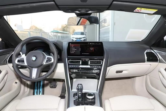 BMW 840i Μεγάλη Ιπποδύναμη Πίσω τροχιά κίνηση Καμπριολέ Σπορ αυτοκίνητο με 360° πίσω κάμερα