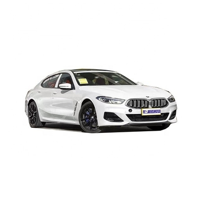 BMW 840i 2023 υψηλής απόδοσης με τέσσερις πόρτες και ηλεκτρικό πίσω παράθυρο