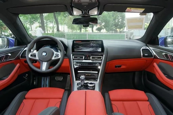 BMW 840i 2023 υψηλής απόδοσης με τέσσερις πόρτες και ηλεκτρικό πίσω παράθυρο