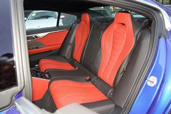 BMW 840i 2023 υψηλής απόδοσης με τέσσερις πόρτες και ηλεκτρικό πίσω παράθυρο