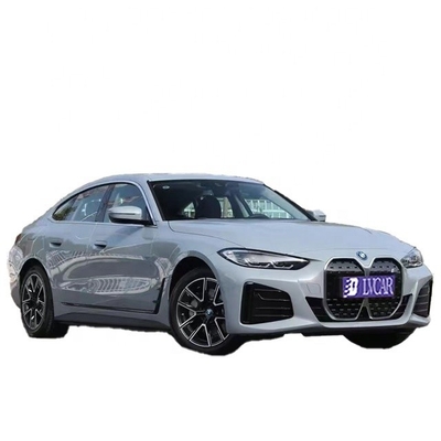 Η BMW i4 το εξοπλισμένο με ABS αυτοκίνητο υψηλής απόδοσης που είναι επιτυχία για τους αγοραστές.