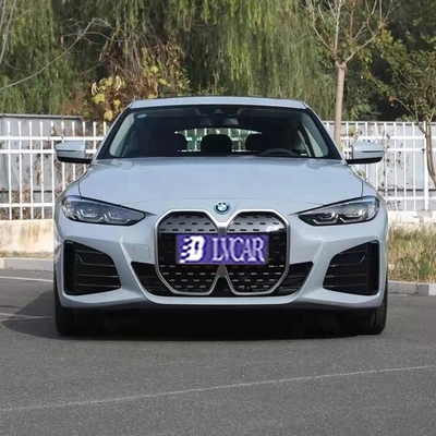 Η BMW i4 το εξοπλισμένο με ABS αυτοκίνητο υψηλής απόδοσης που είναι επιτυχία για τους αγοραστές.